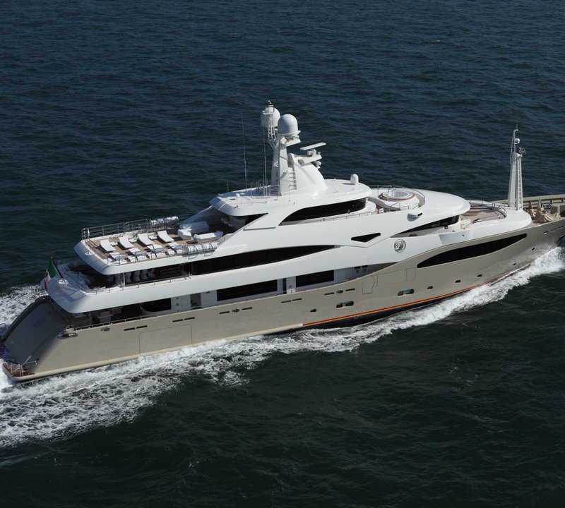 Yacht LIGHT HOLIC, CRN | CHARTERWORLD Luxury Superyacht Charters